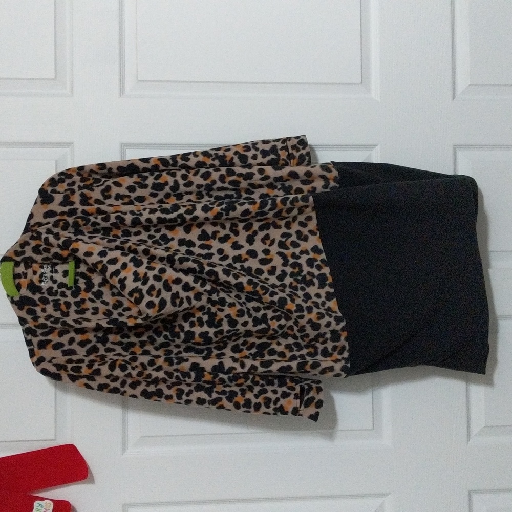 #.  .Soft & Cozy Company Wrap Fleece Animal Print Cardigan with pockets.Small